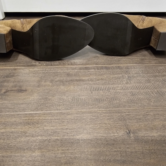 Vaneli Suede Ankle Women's Boot sz 9 - Picture 4 of 9